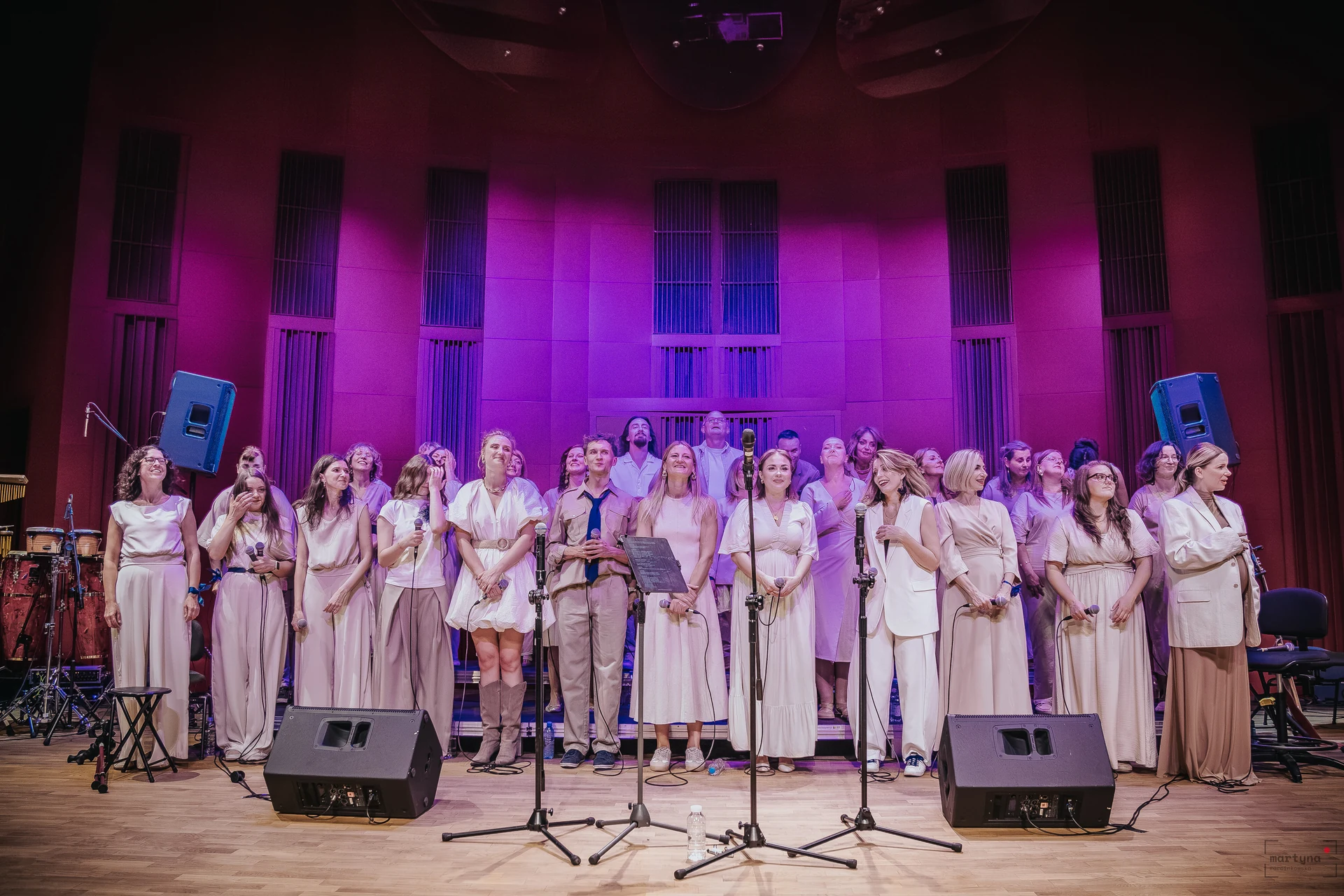 chór 4GOSPEL na scenie po koncercie w AUKSO w Tychach